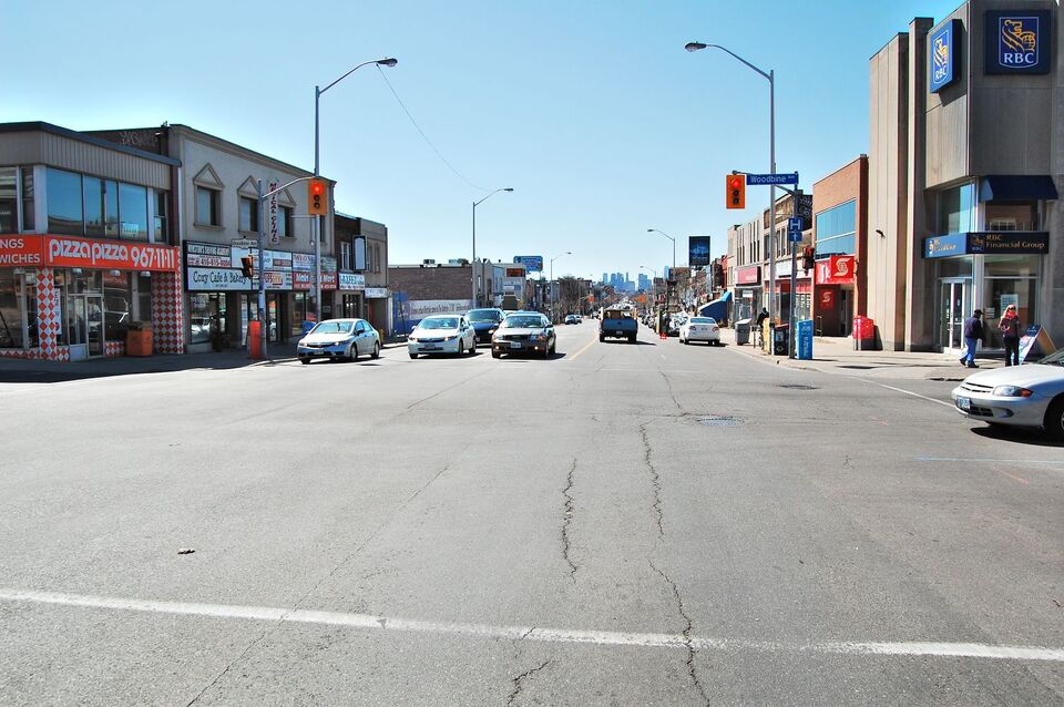 bmo danforth and woodbine hours