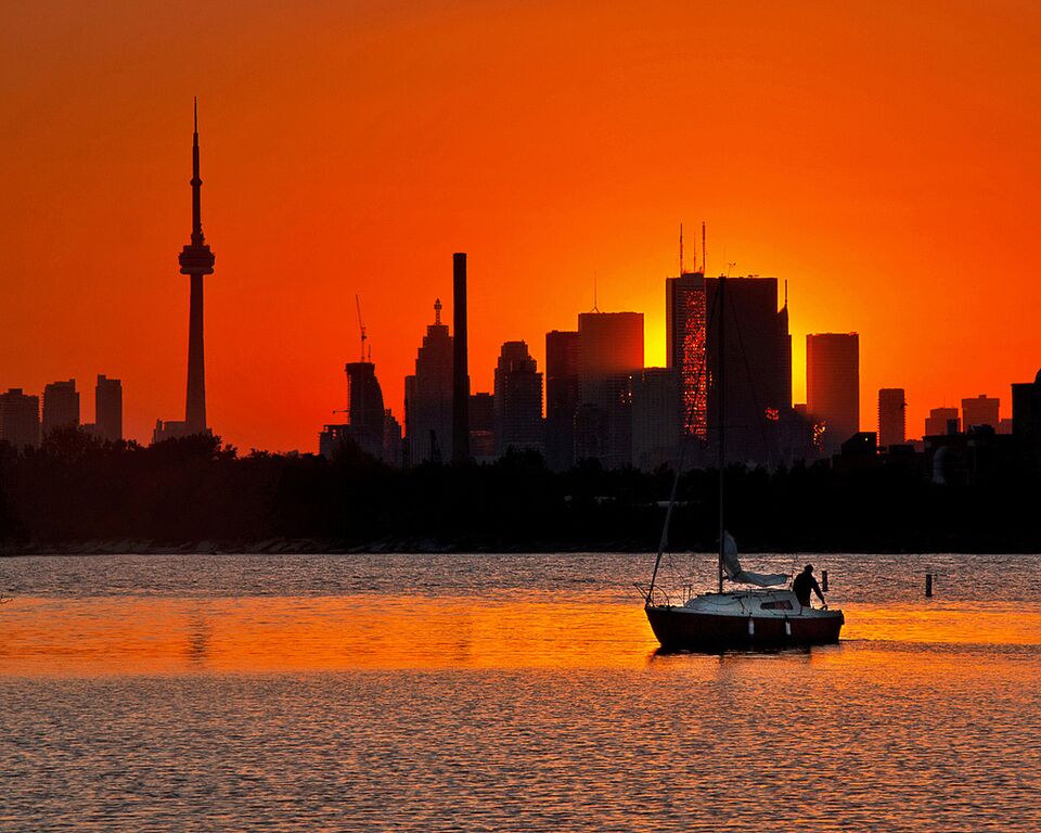 Toronto sunrise sunset