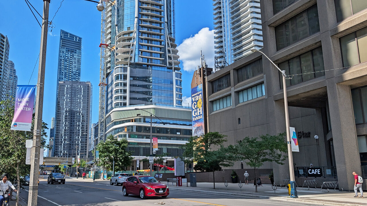 1yonge-005.jpg