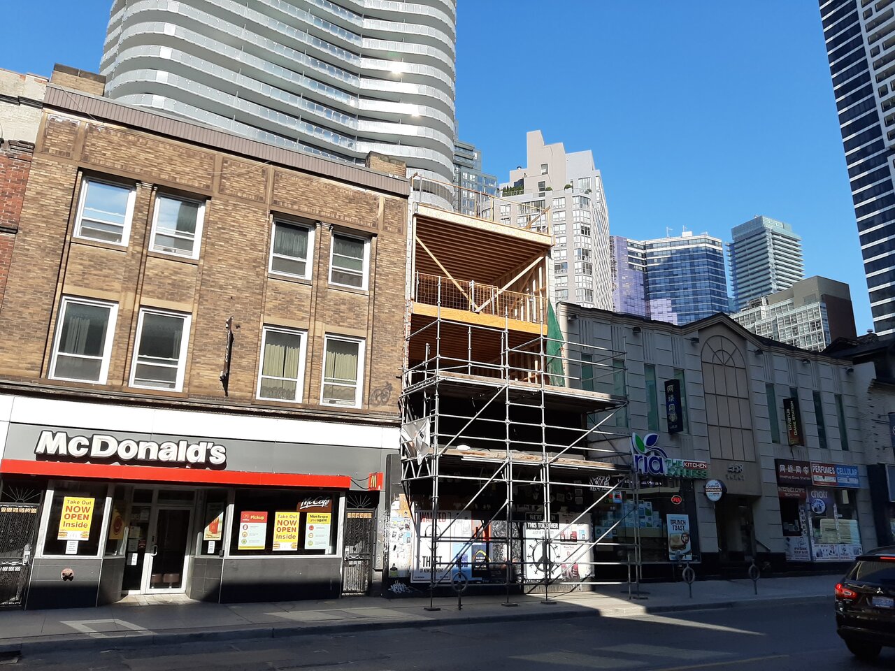 556 Yonge St (s of Wellesley, ?, 3s, ?) UrbanToronto