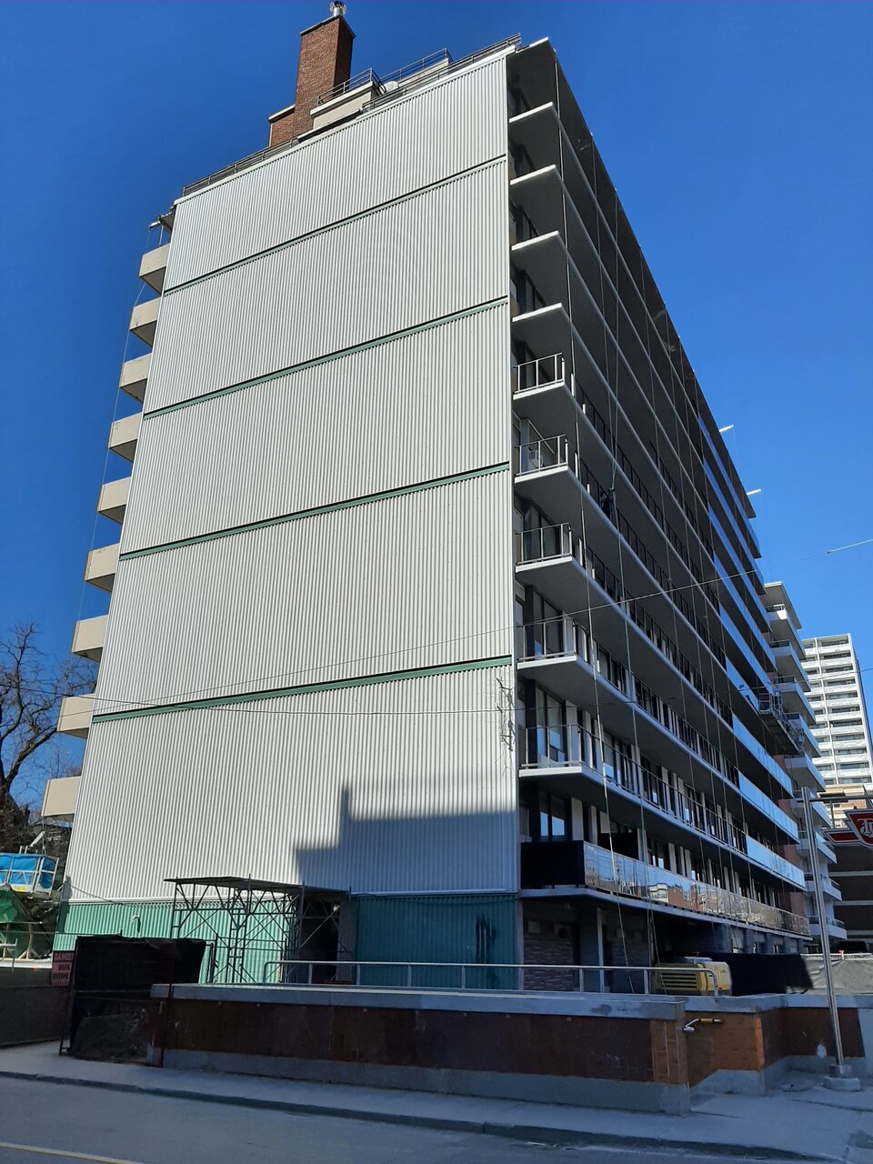 70 Spadina Road (11s, balcony recladding) | UrbanToronto