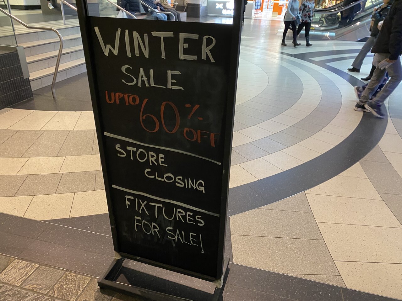 Eddie Bauer to Shutter Multiple Stores in Toronto Area