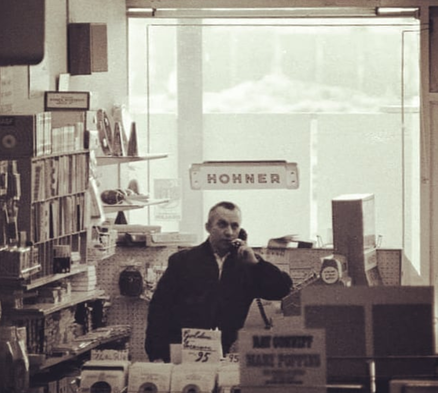 Albion Mall music.png