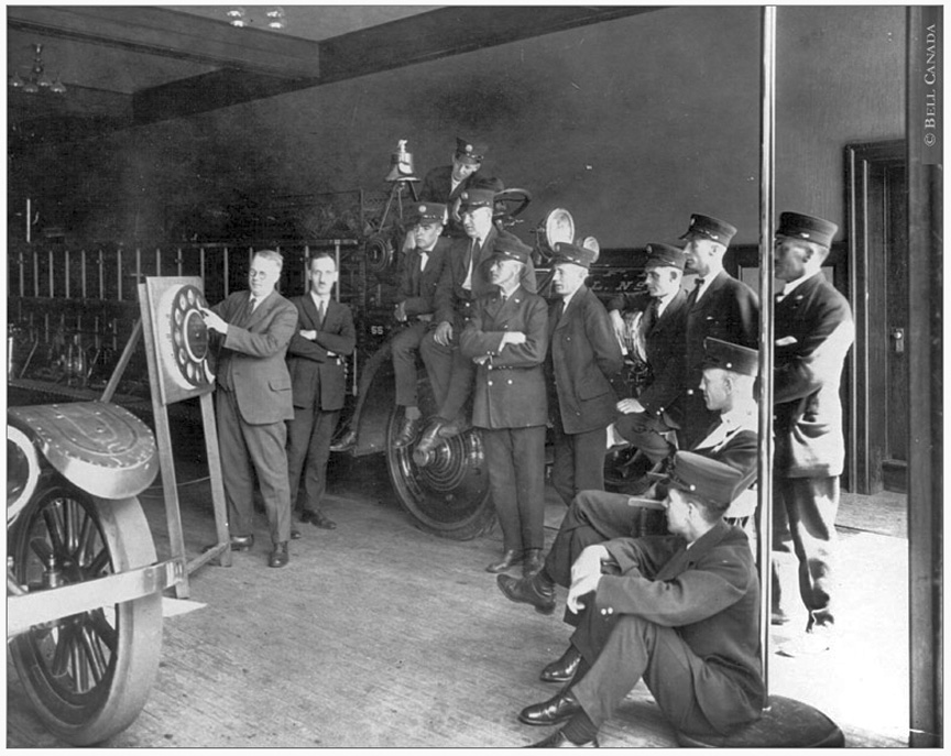 Bell demo of dial-service 1924.jpg