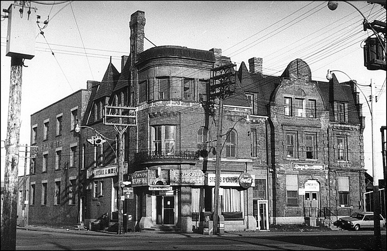 Canary Restaurant 1984.jpg