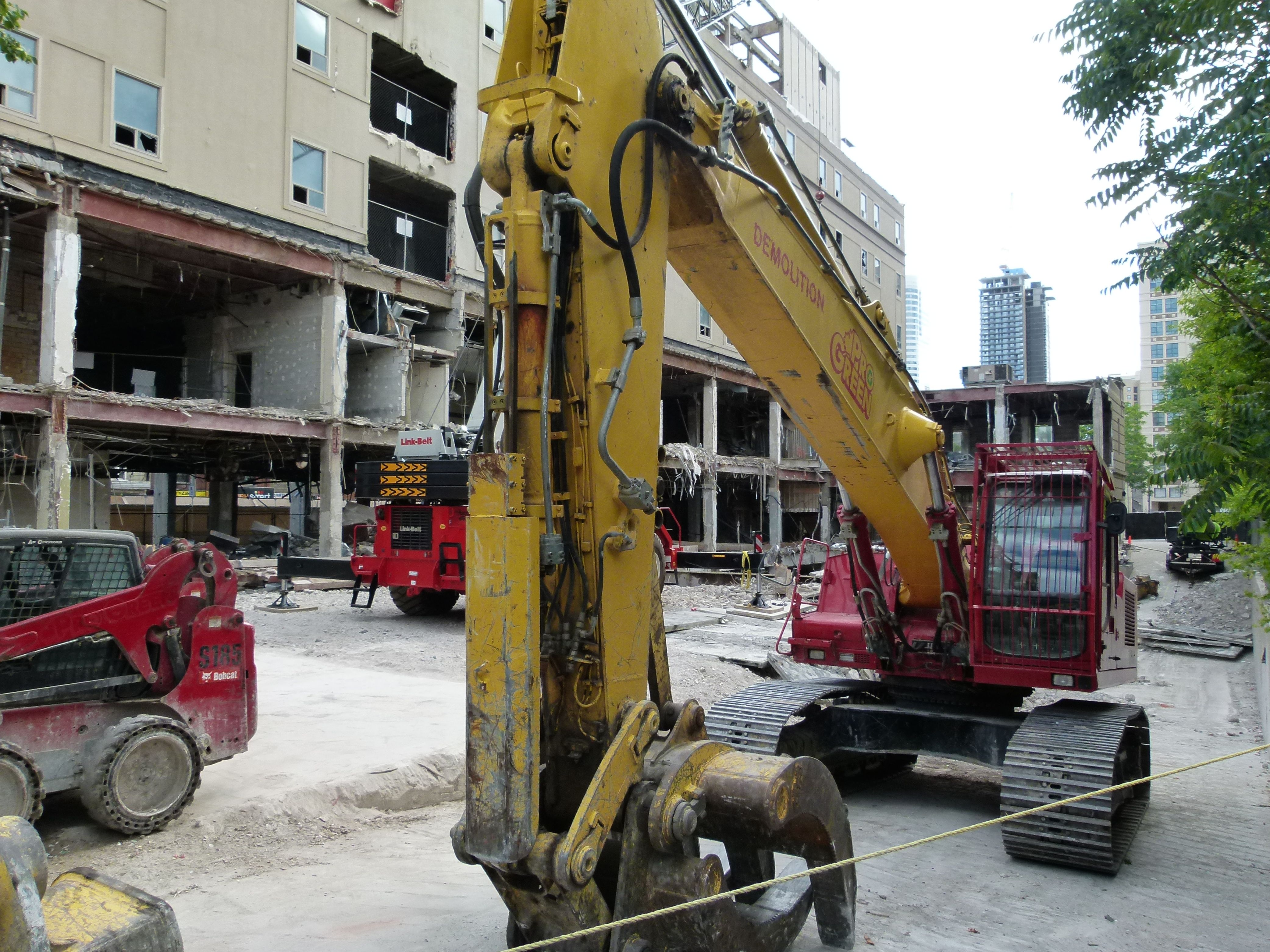 Dundas Sq4.jpg