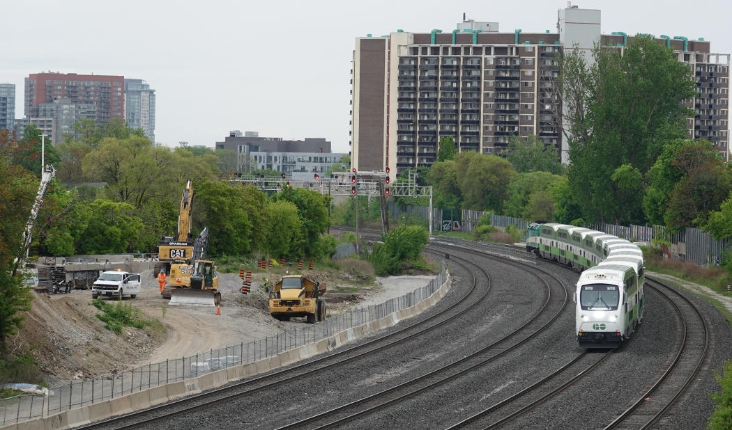 Dundas_Lansdowne_tracks_28May2025(2)_1050pxls.JPG
