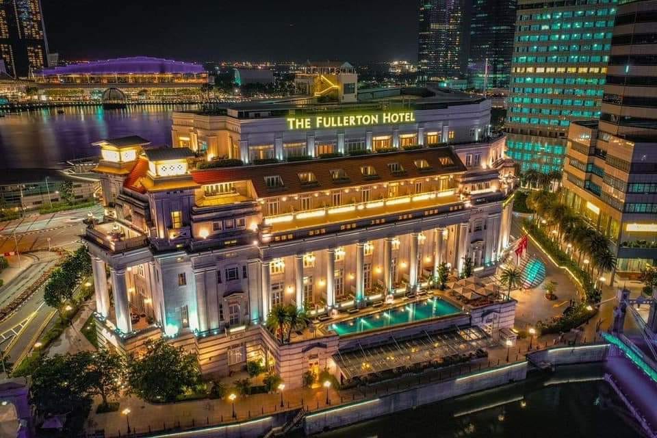 fullerton hotel.jpg