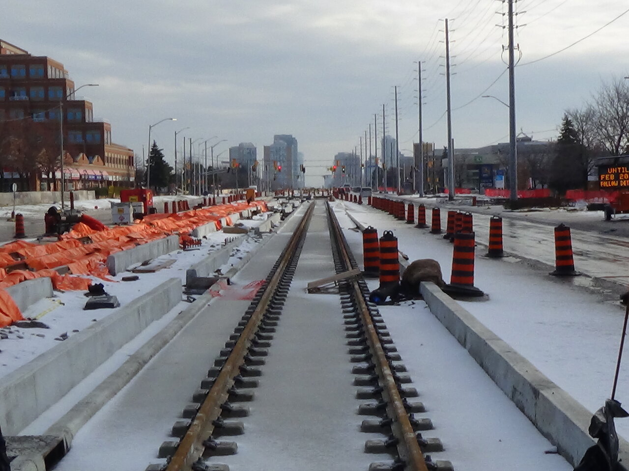 Hurontario_LRT_Track_UC_Traders_Blvd.JPG