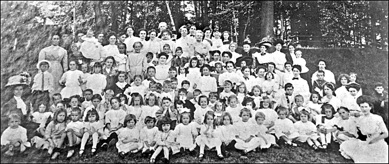 Kew Beach Public School, Kippendavie Ave., east side, south of Queen St. E. 1910  TPL.jpg