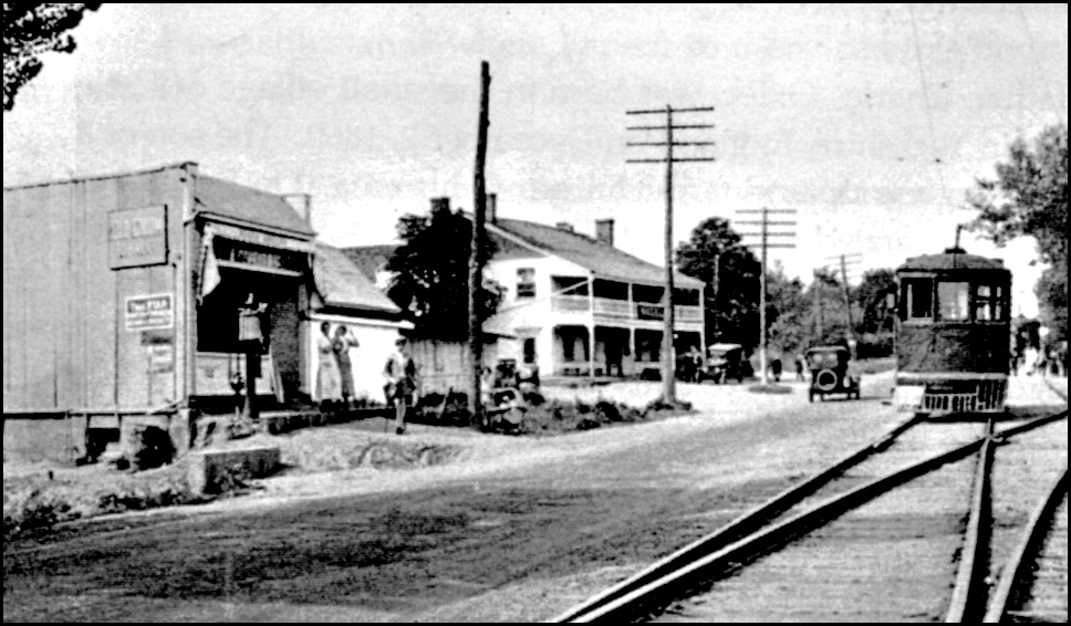 Kingston Rd., looking E. towards Midland c.1912 Halfway House at the N:W corner of Midland - r...jpg