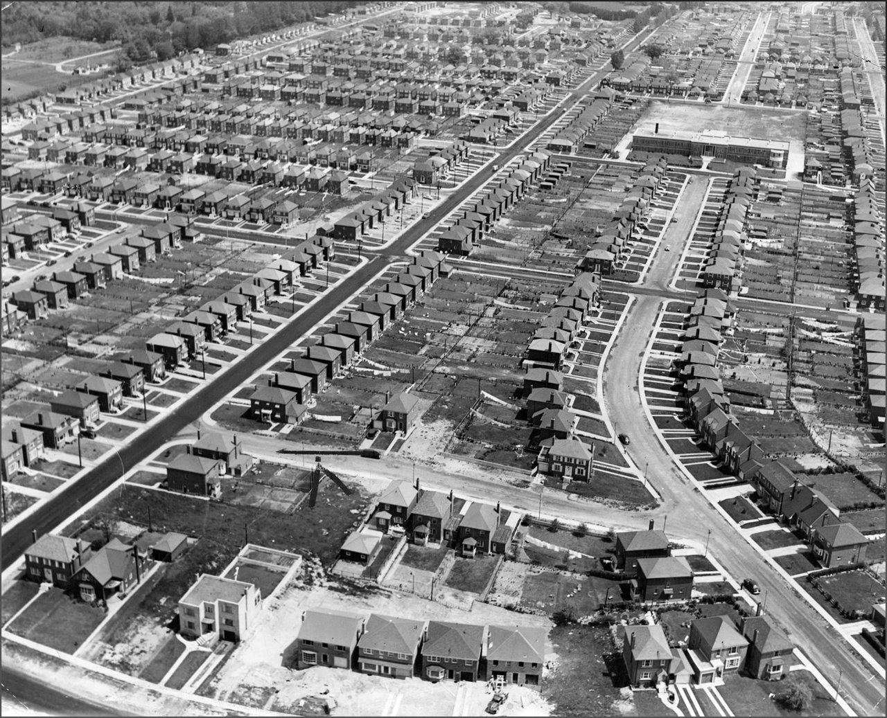 Leaside 1950   TPL.jpg