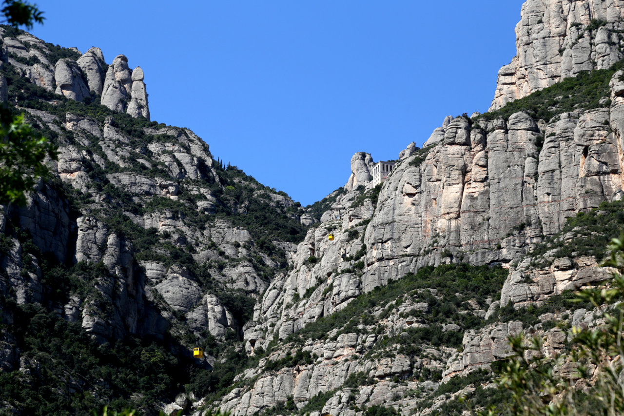 montserrat1.jpg