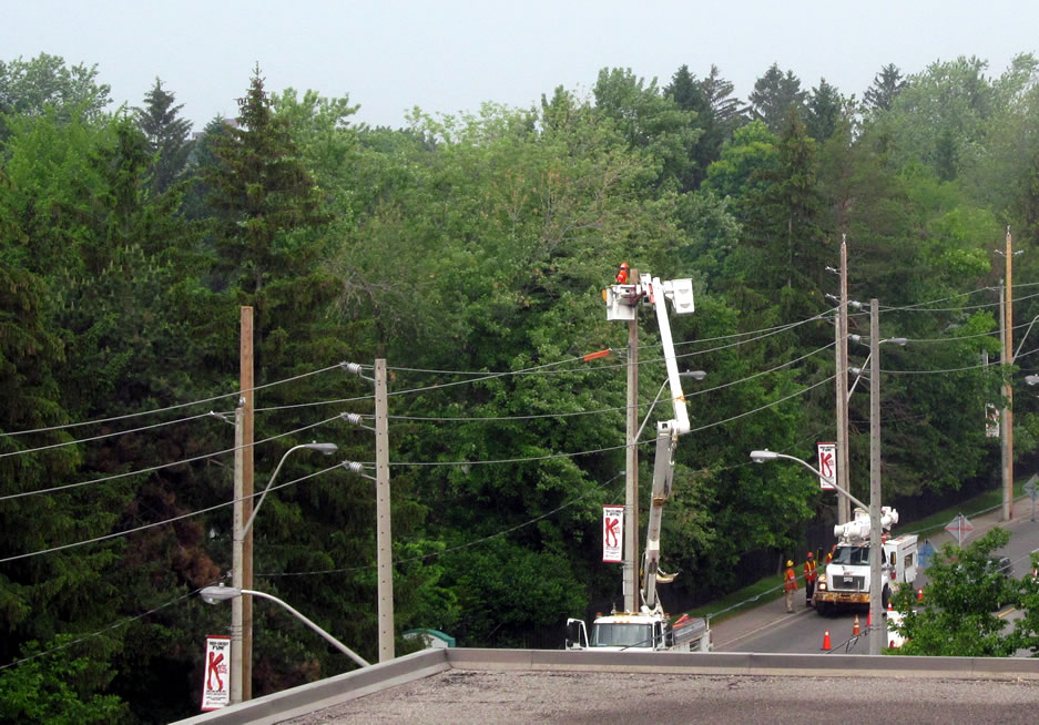 new-hydro-poles.jpg