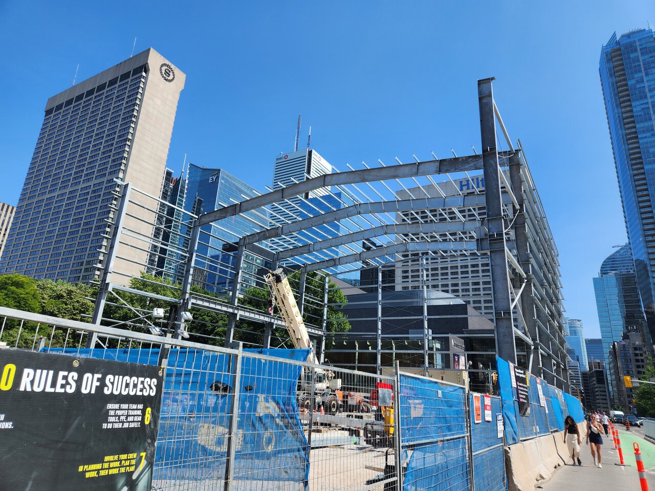 Ontario Line Station at Queen and University.jpg