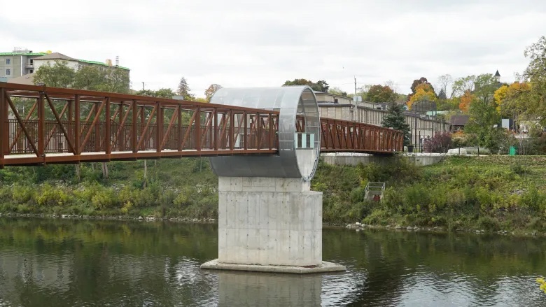 pedestrian-bridge-cambridge.jpg