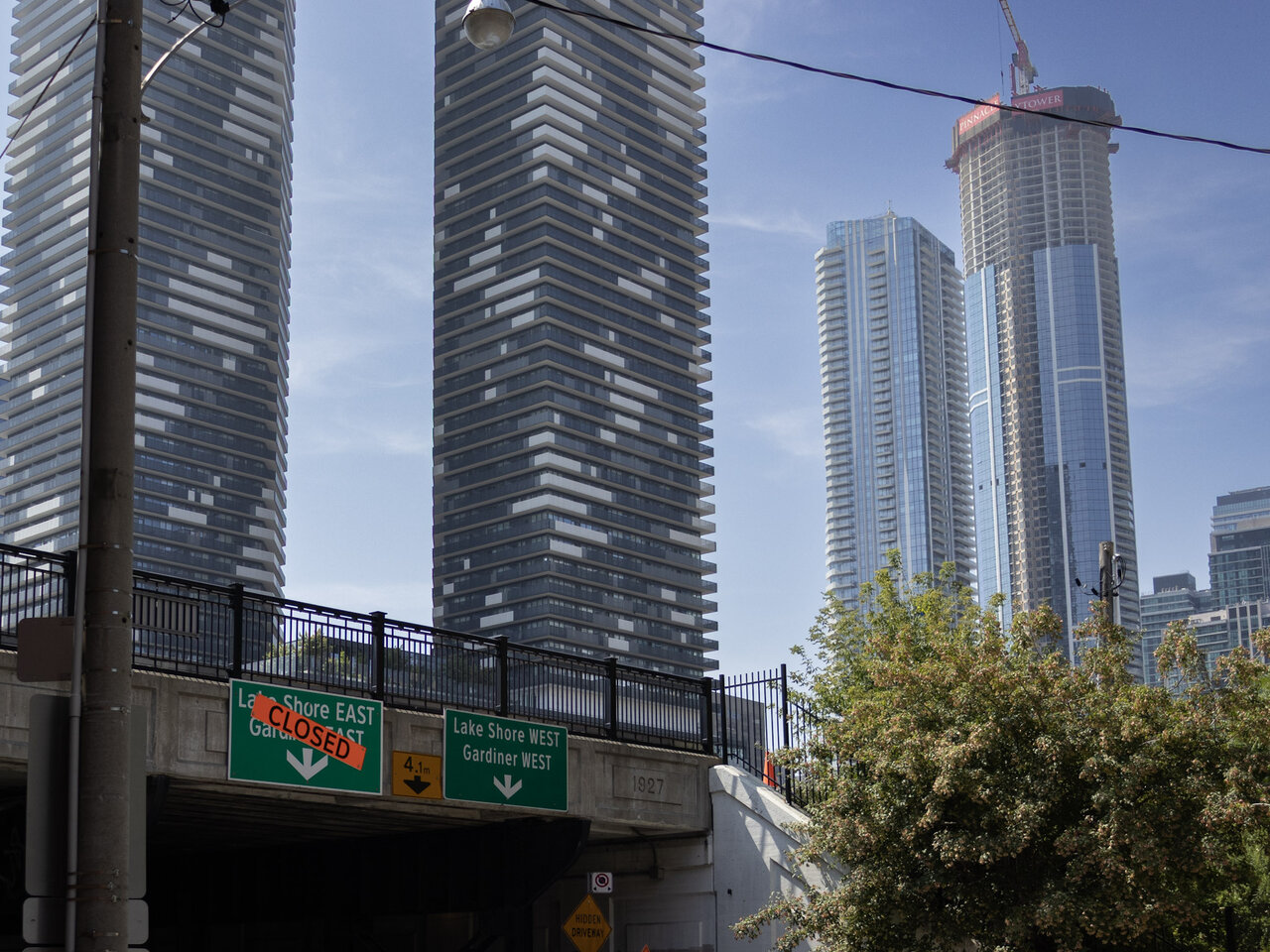 Pinnacle One Yonge.jpg