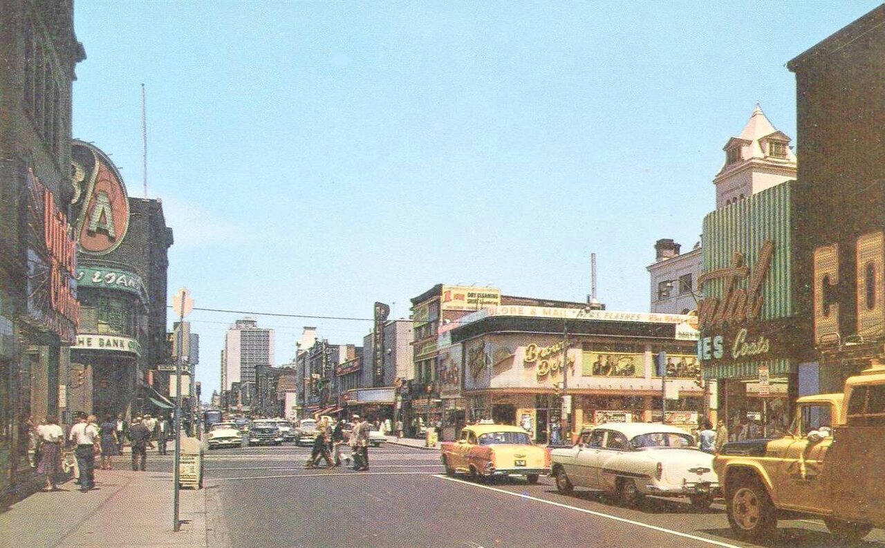 postcard-toronto-yonge-street-looking-n-from-dundas-united-clothing-b-a-sign-biltmore-brown-de...jpg