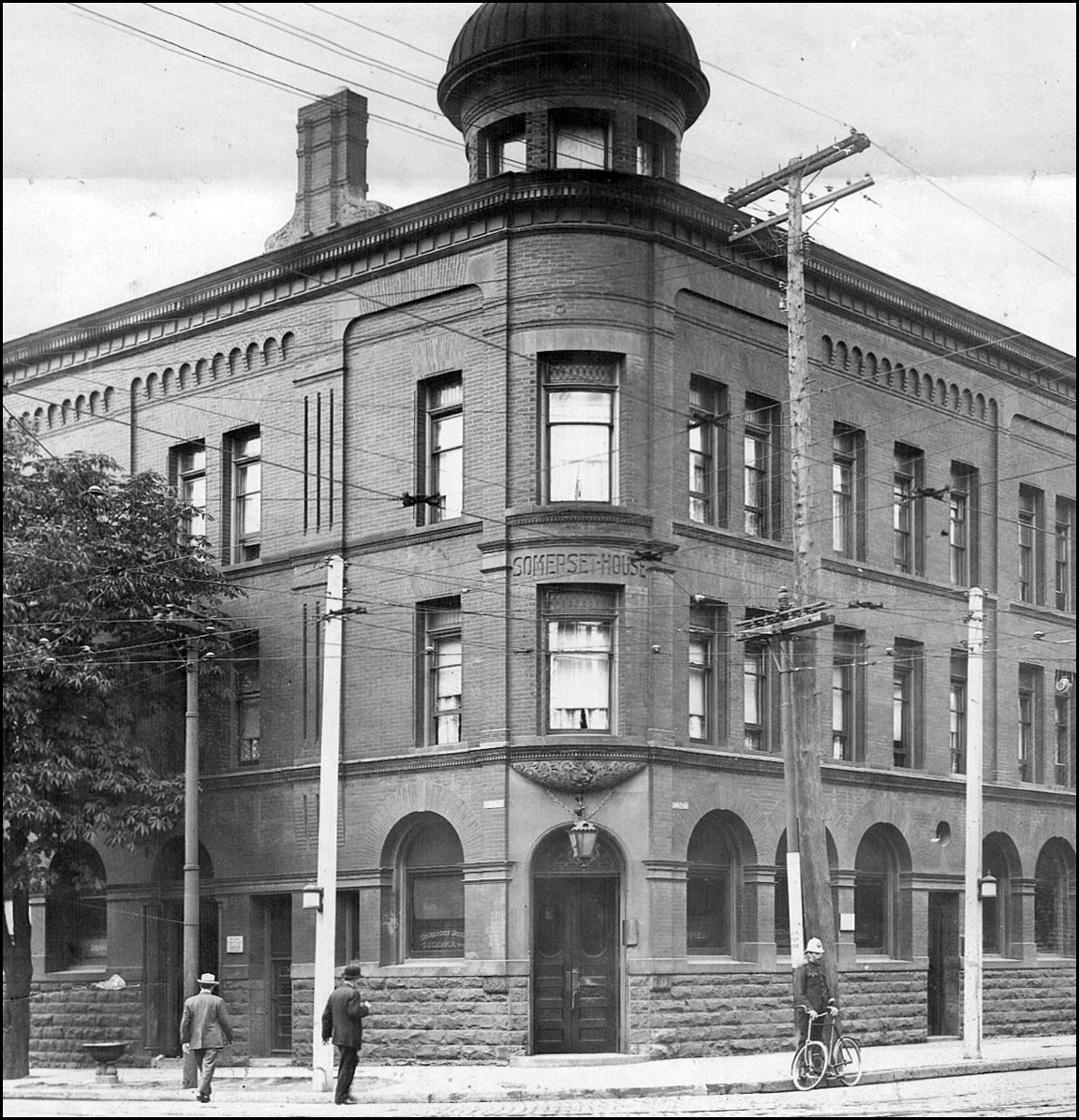 Somerset House, Church-Carlton 1913 TPL.jpg