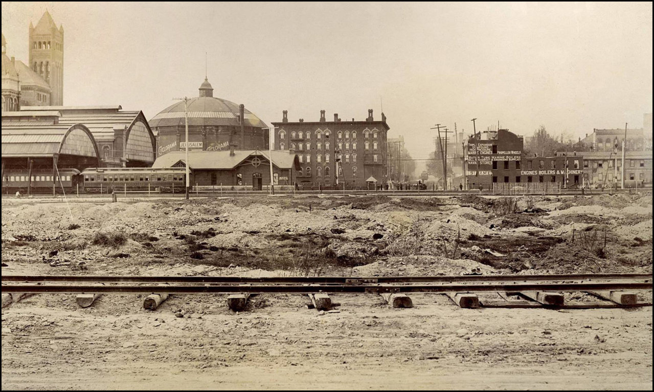 TN Union Station-Cyclorama on Front St. W. of York 1896.jpg