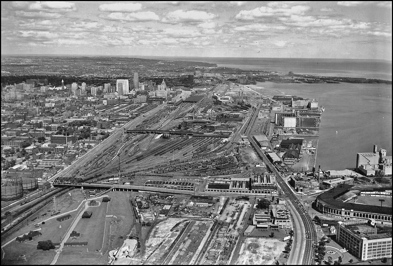 Toronto downtown rail lands 1940s aerial.jpg