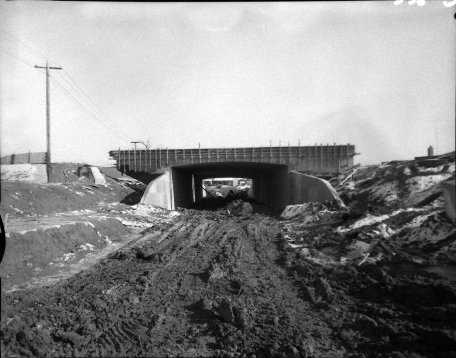 Underpass Gate facing east c.1964.jpg
