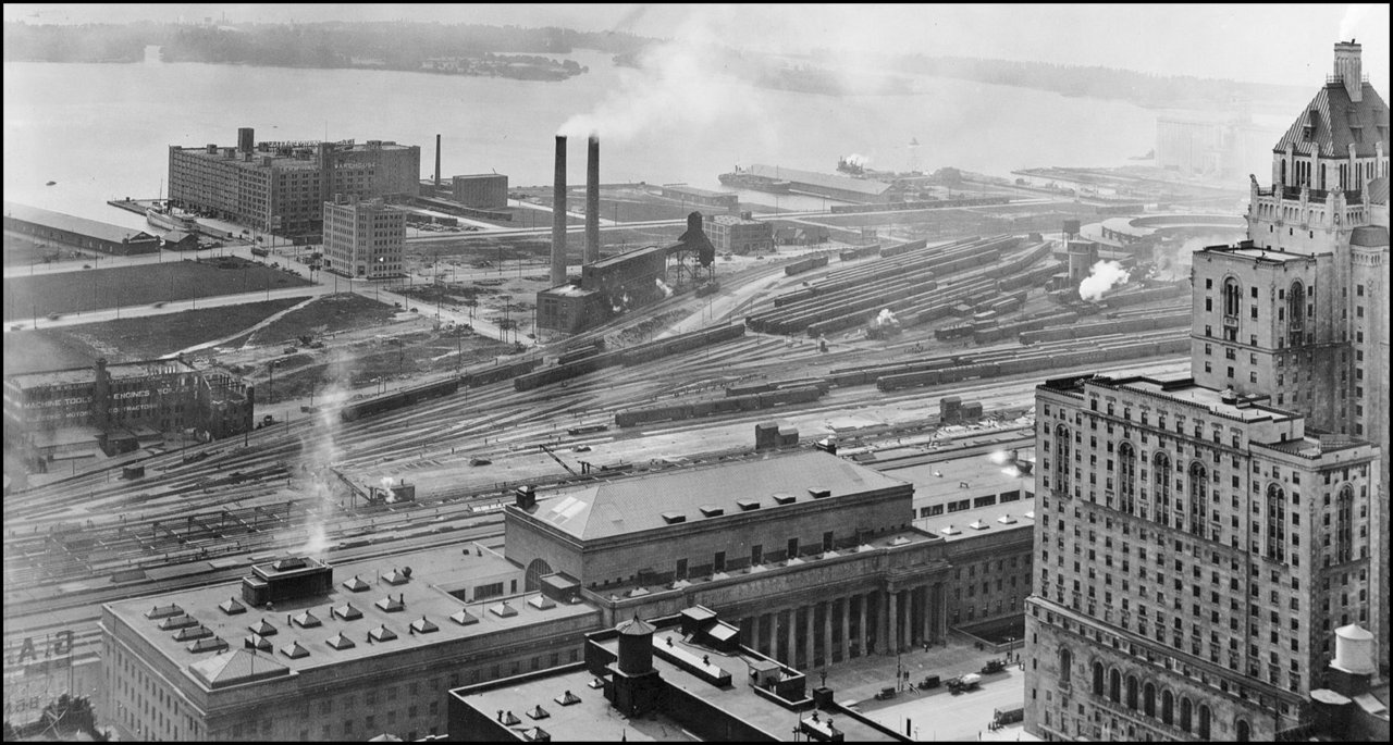 Union Station-Royal York Hotel and rail lands-ONT. Arch.jpg