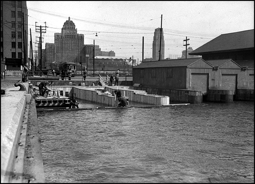 York St. docks 1935.jpg